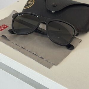Ray-Ban Black Polarized Sunglasses